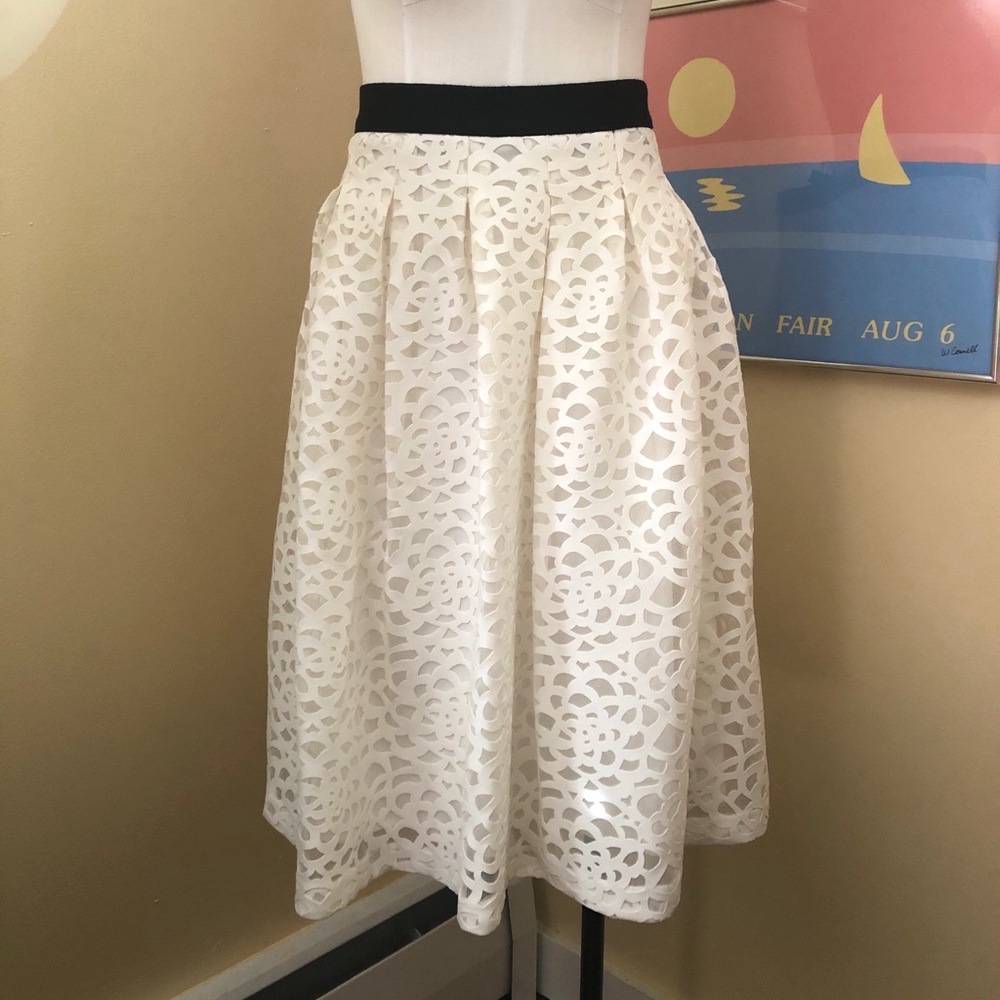 Size 10 White Karl Lagerfeld Skirt